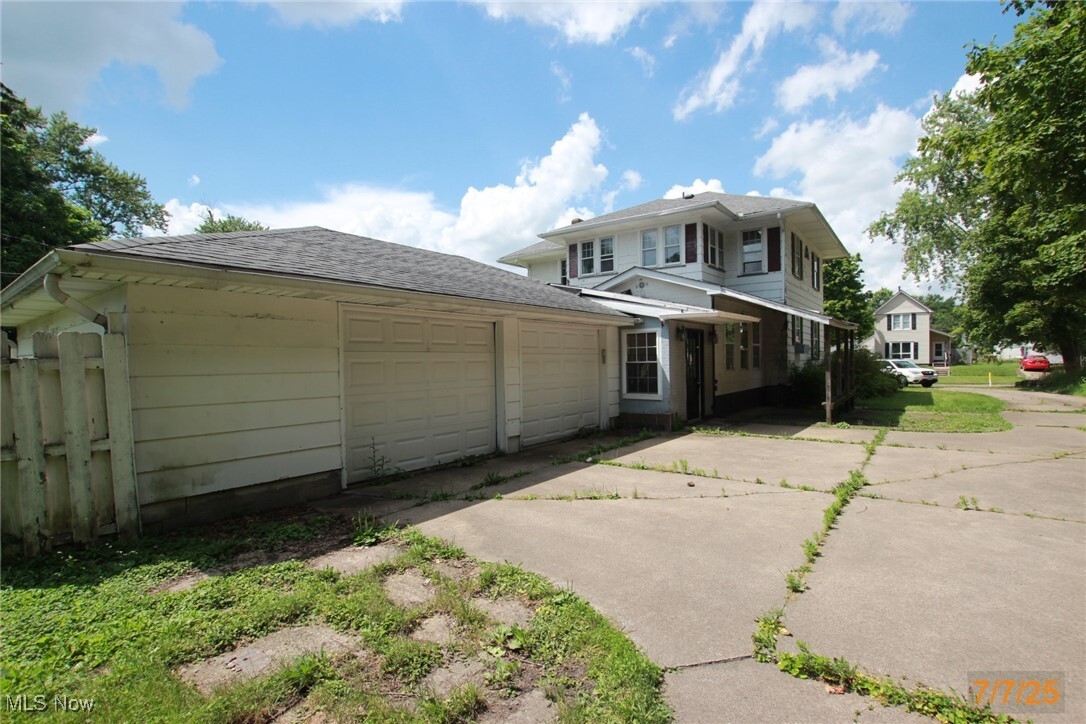 Property Photo: 265 W Maryland Avenue OH 44672