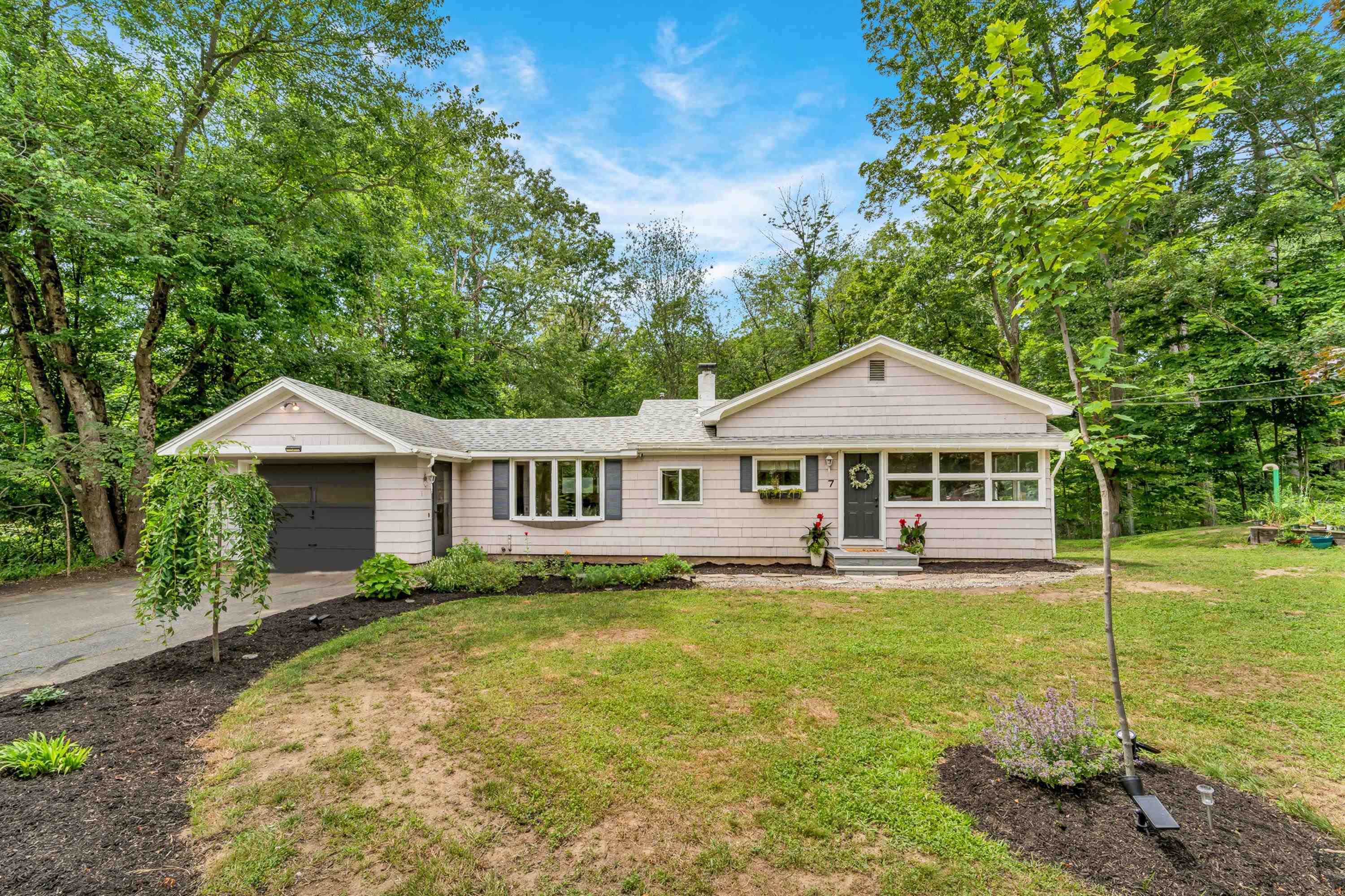 Property Photo: 7 Lakeview Avenue NH 03873