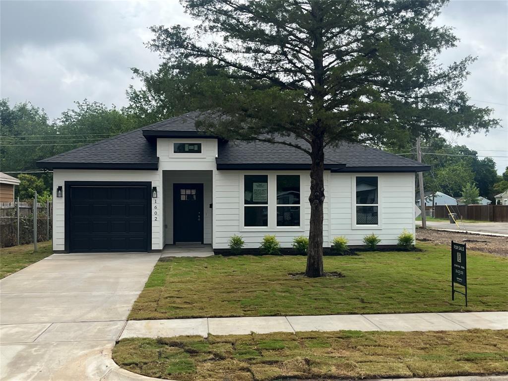 Property Photo: 1602 Holcomb Road TX 75217