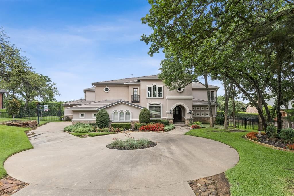 Property Photo: 1600 Noble Way TX 75022