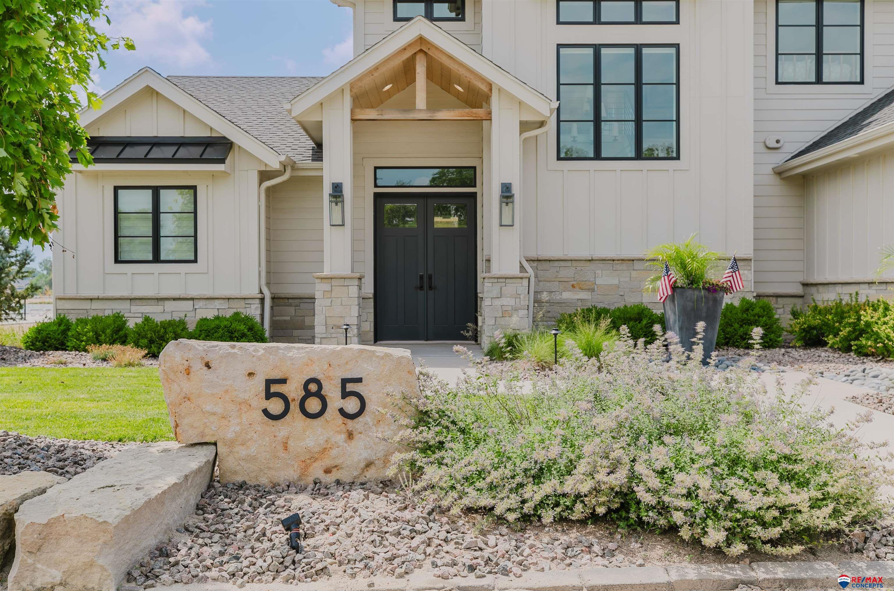 Property Photo: 585 Bald Eagle Boulevard NE 68003