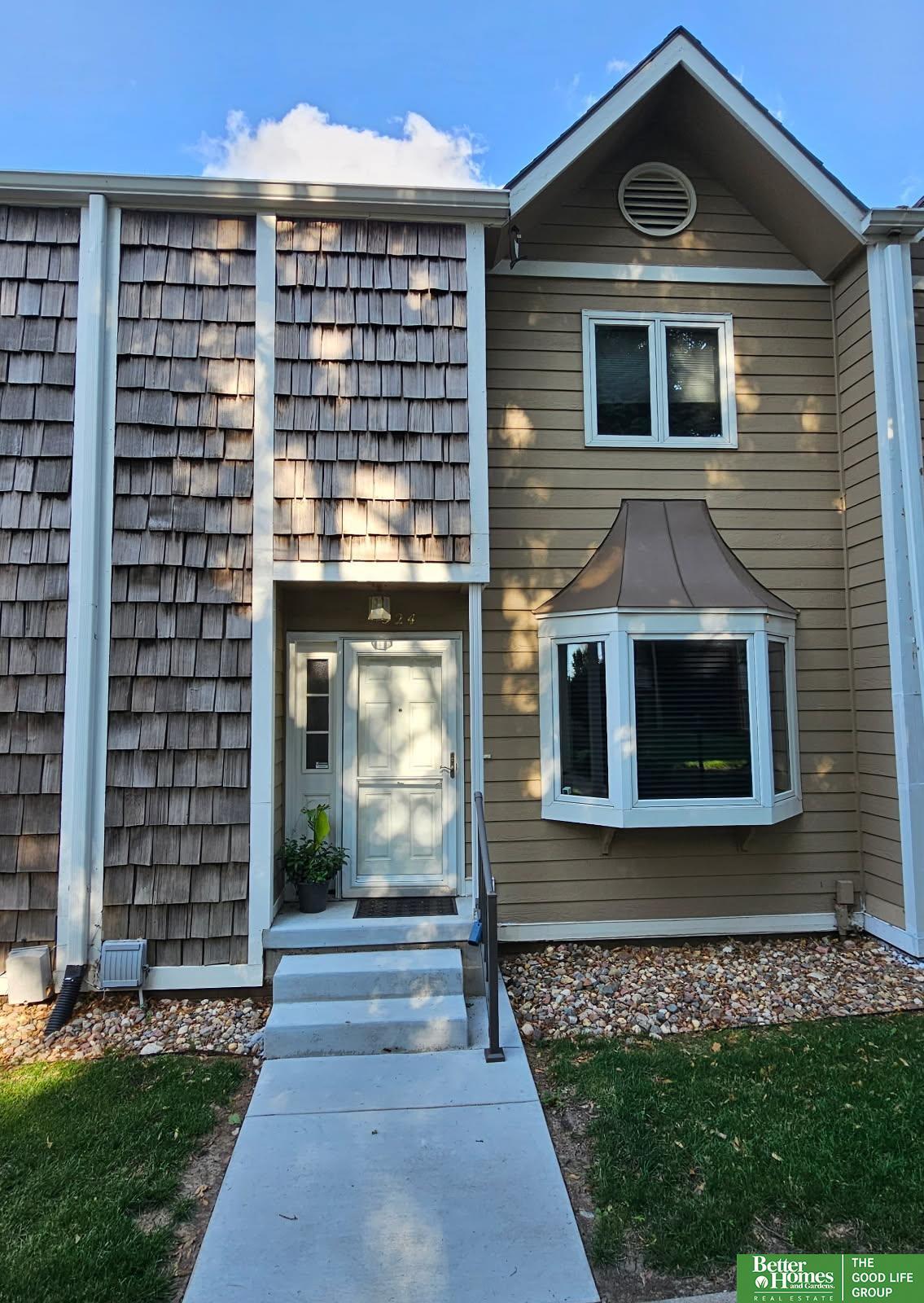 Property Photo: 524 S 36 Court NE 68105-9999
