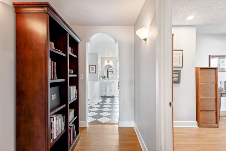 19190 Pinehurst Road  Bend OR 97703 photo