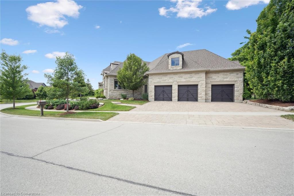 Photo de la propriété: 253 River Birch Street ON N2C 2V2