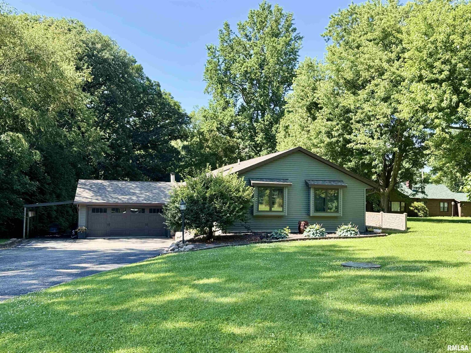 Property Photo: 120 Lakeview Drive IL 61430