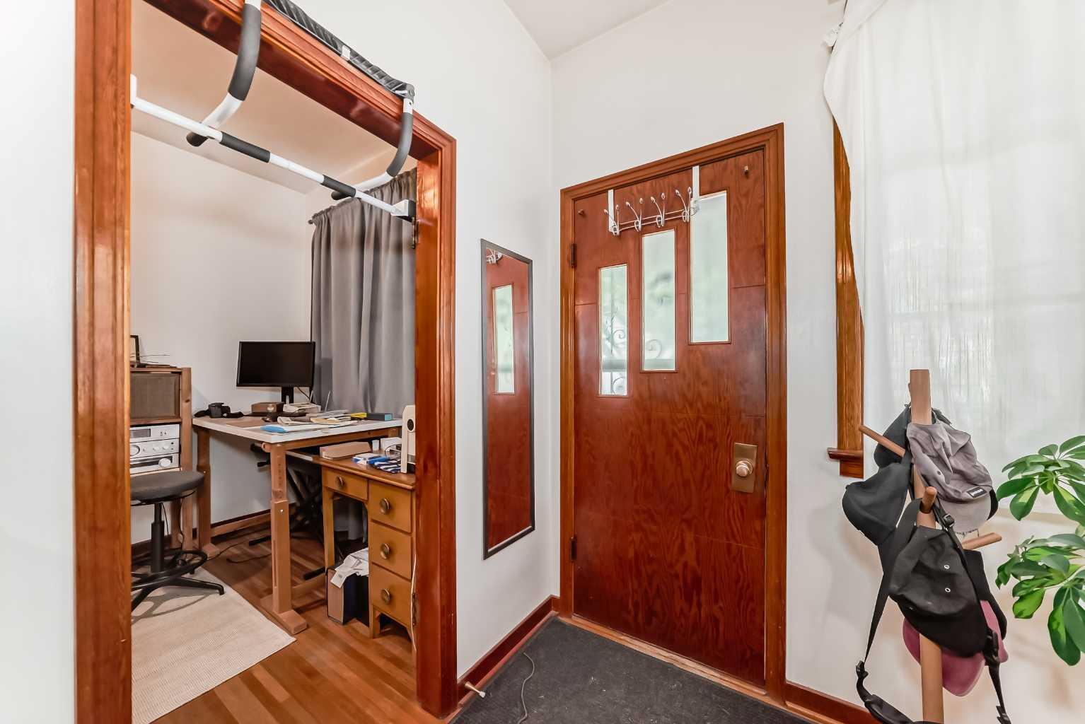 Property Photo:  1512 Child Avenue NE  AB T2E 5E4 