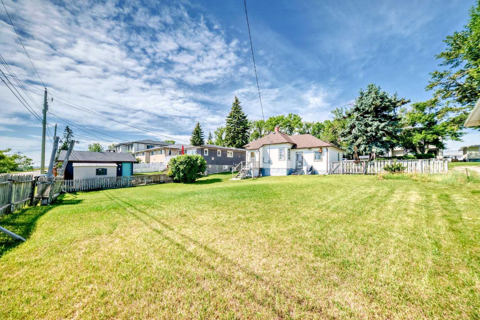 Photo de la propriété: 1512 Child Avenue NE AB T2E 5E4