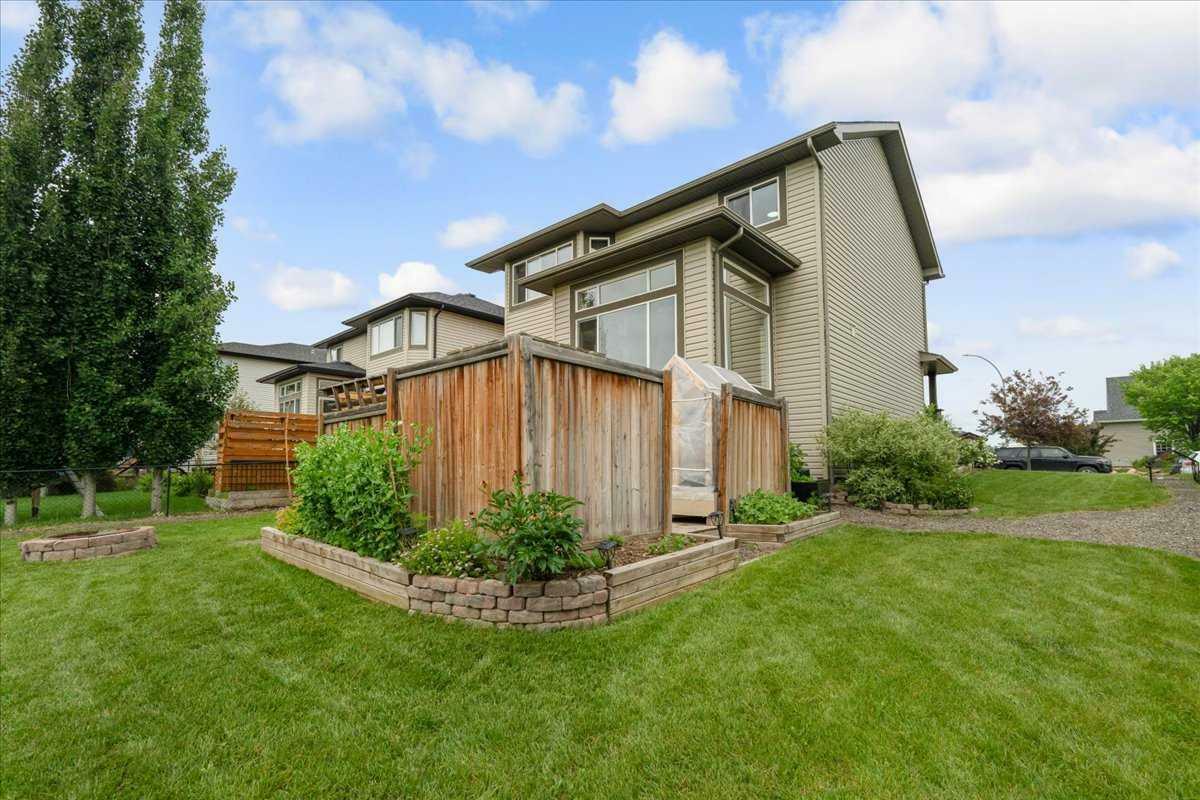 Property Photo: 1617 High Park NW AB T1V 0A4