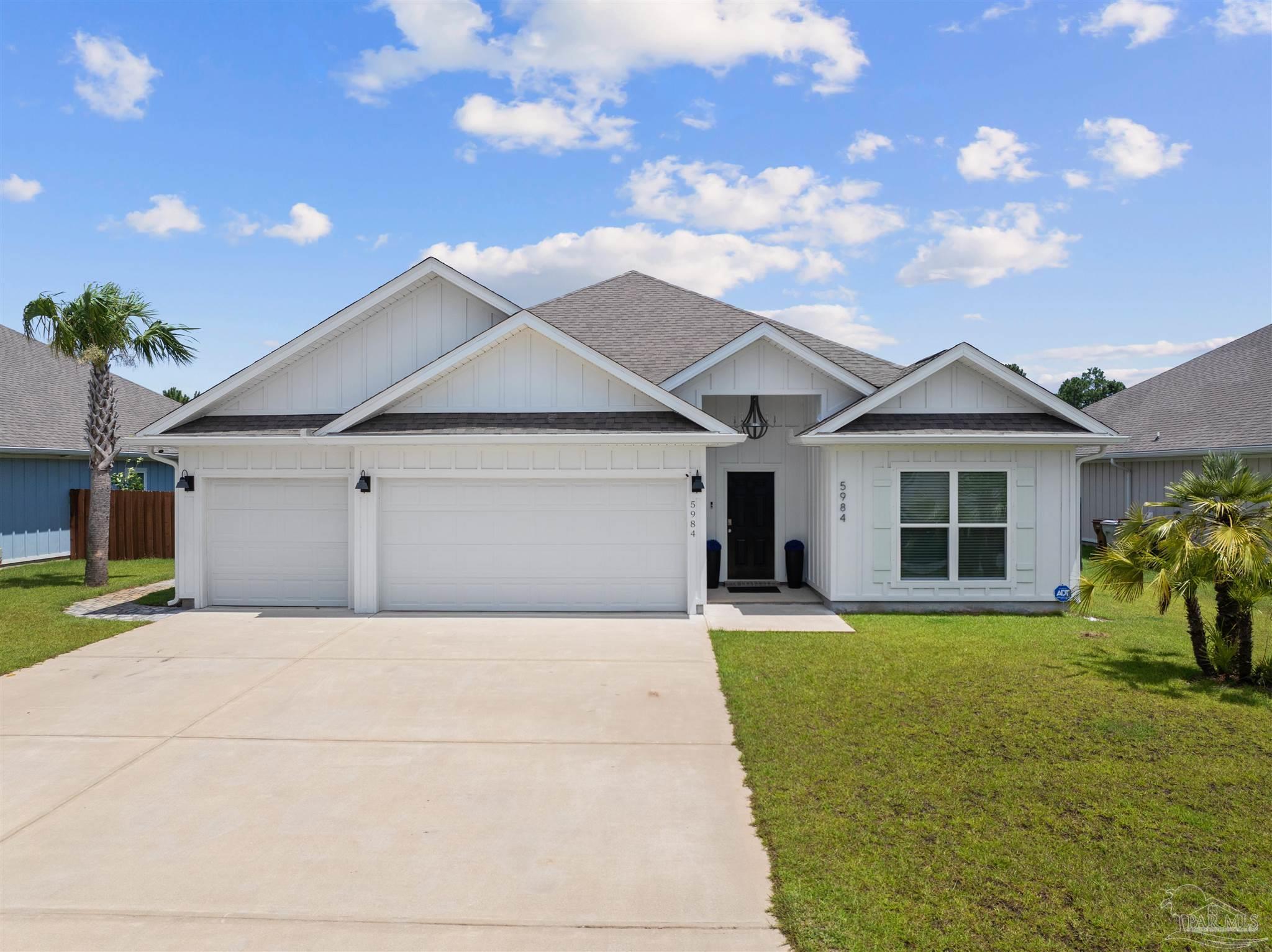 Property Photo: 5984 Forest Bay Ave FL 32563