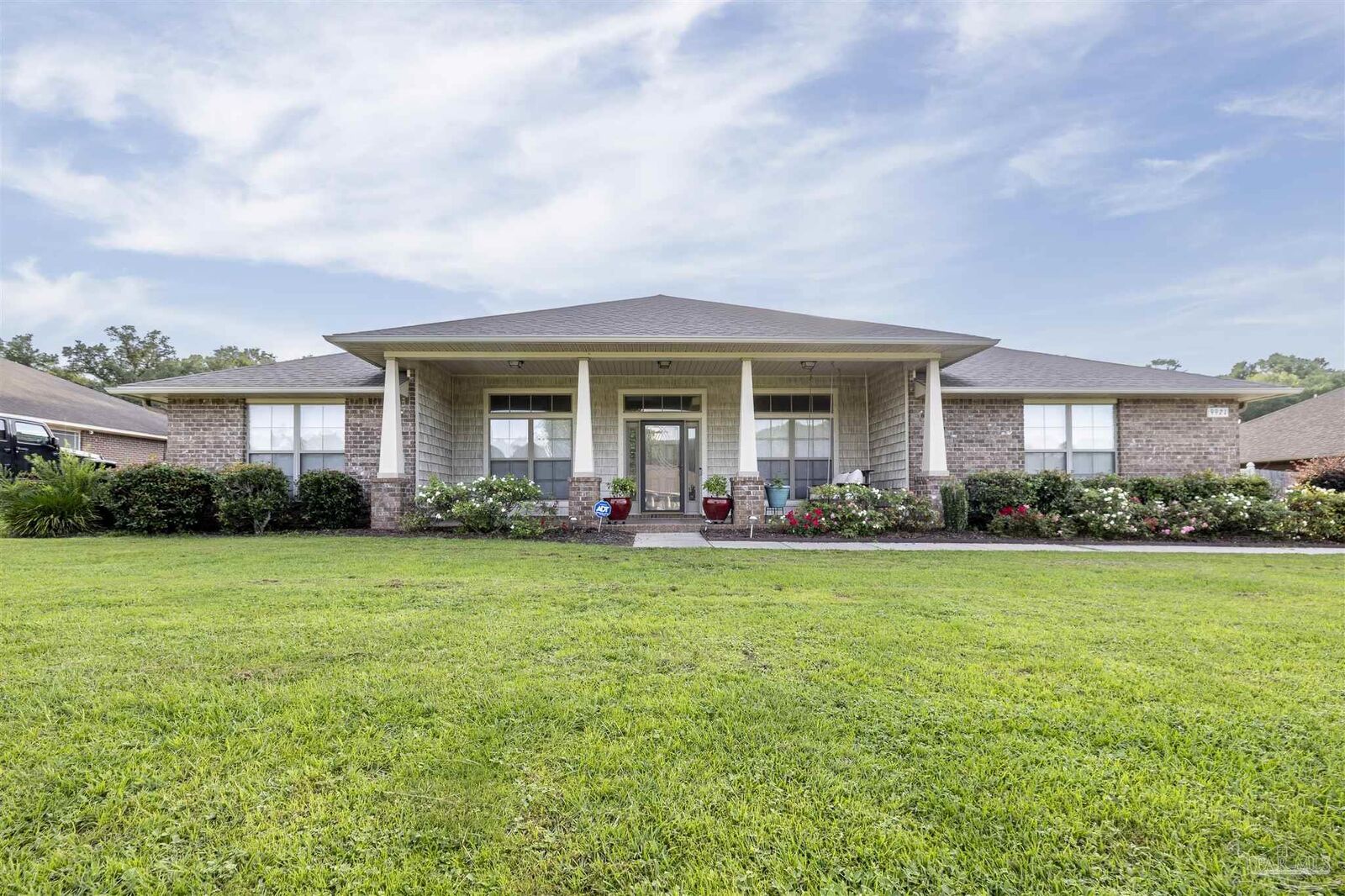 Property Photo: 9921 Eleral Dr FL 32526