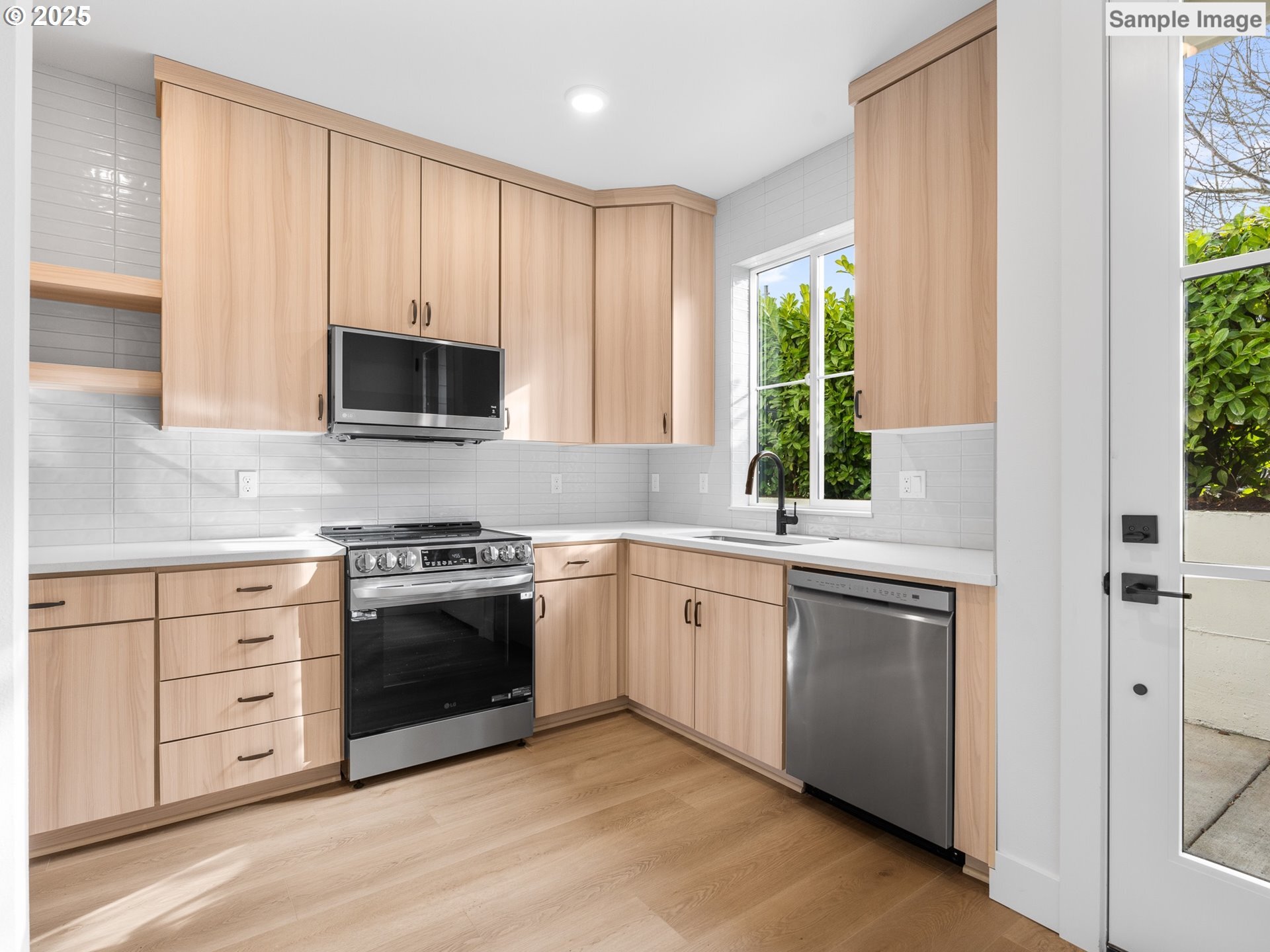 Property Photo: 4079 SE Milwaukie Ave 5 OR 97202