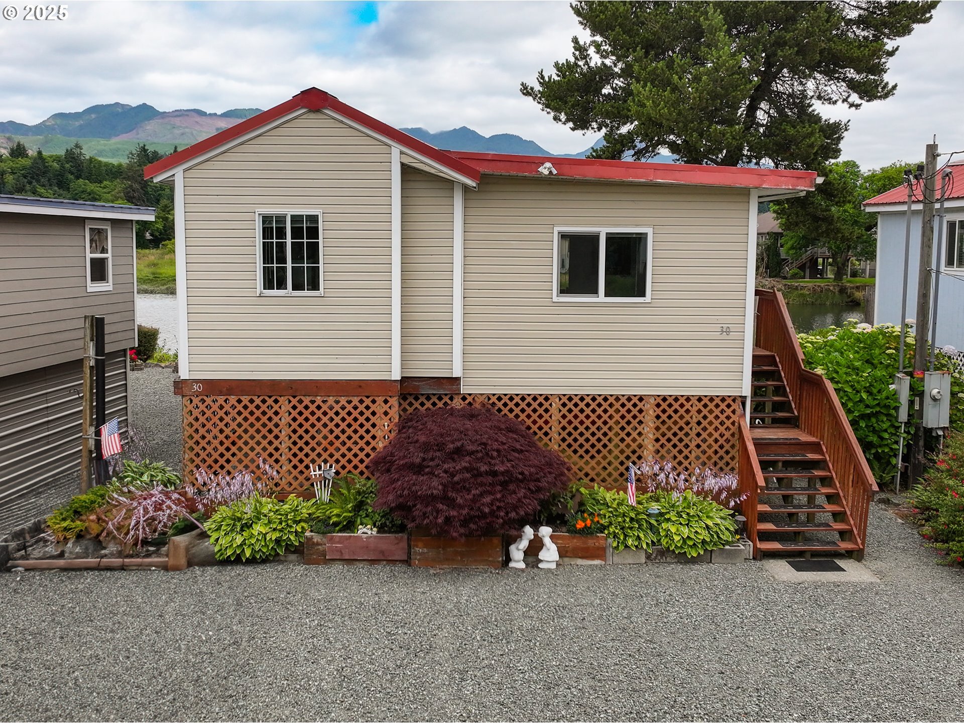 Property Photo: 37000 Tohl Ranch Rd 30 OR 97131