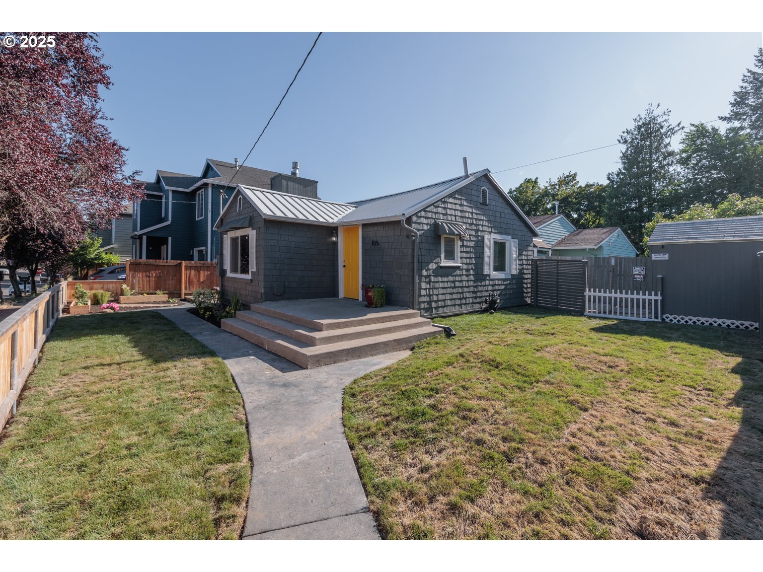 Property Photo: 105 SE 119th Ave OR 97216