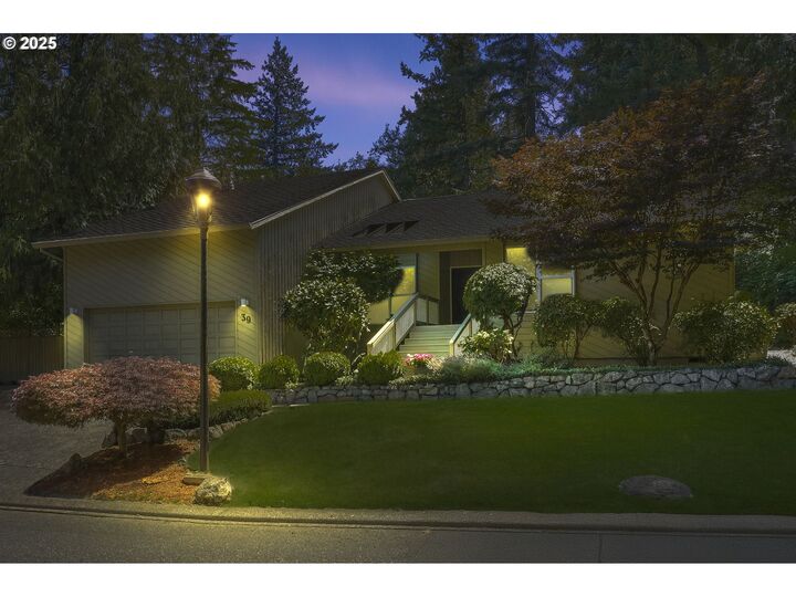 39 Walking Woods Dr  Lake Oswego OR 97035 photo