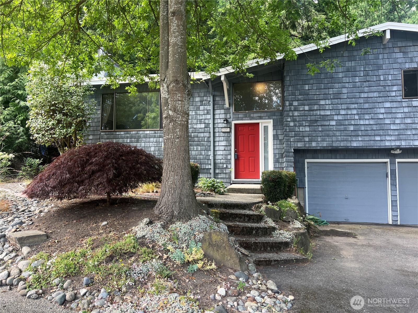 Property Photo: 16004 NE 57th Street WA 98052