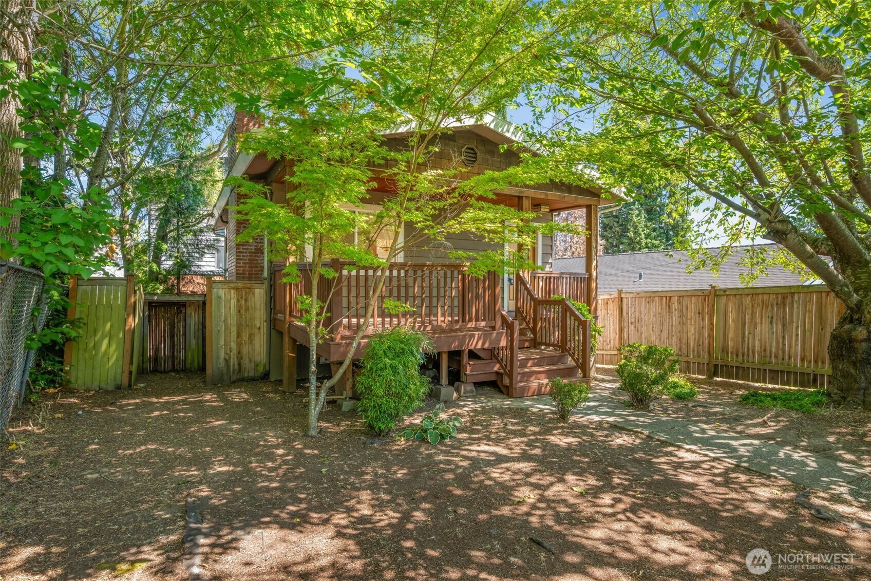 Property Photo: 806 W Argand Street WA 98119