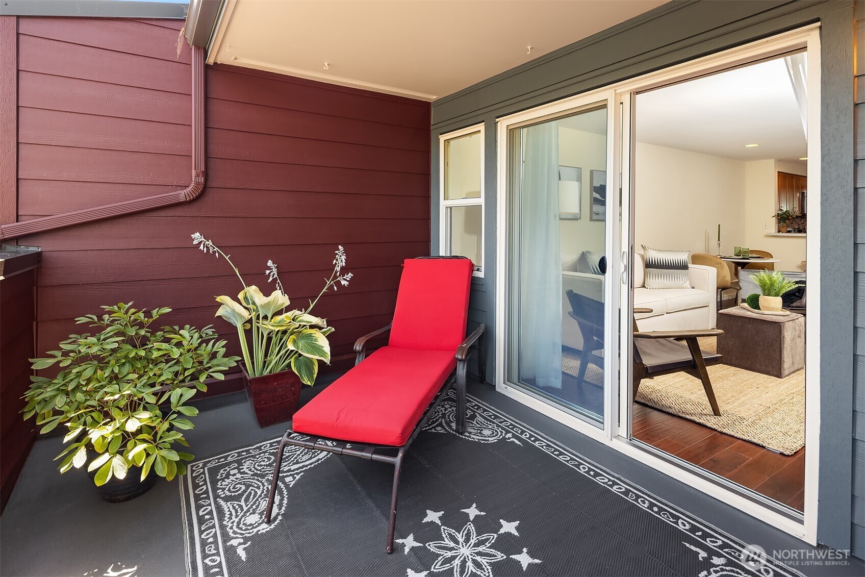 Property Photo: 15711 Waynita Way NE H106 WA 98011