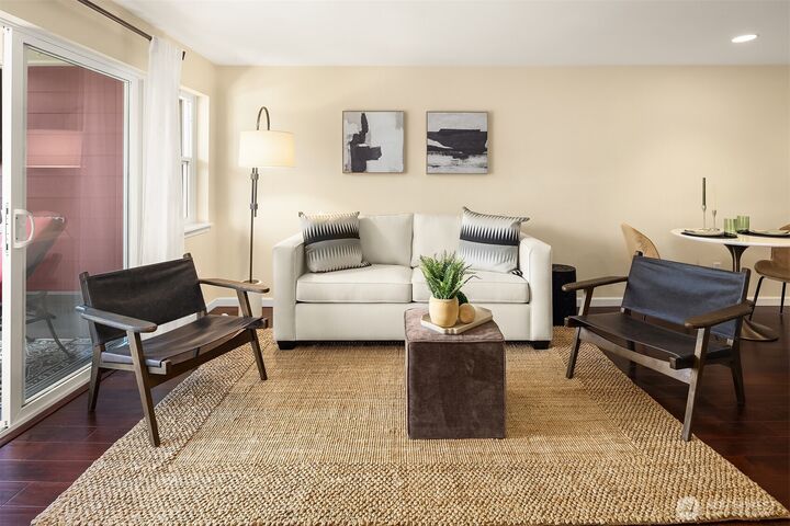 Property Photo:  15711  Waynita Way NE H106  WA 98011 