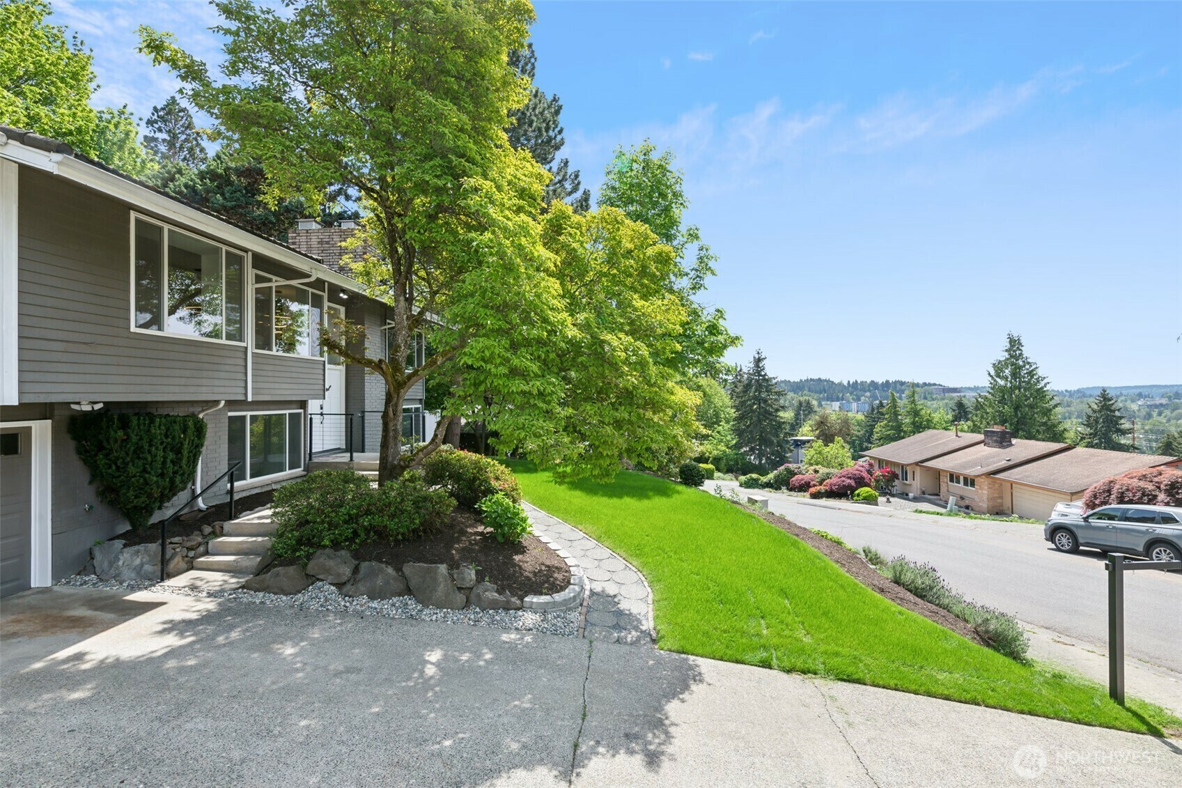 2204  139th Place SE  Bellevue WA 98005 photo