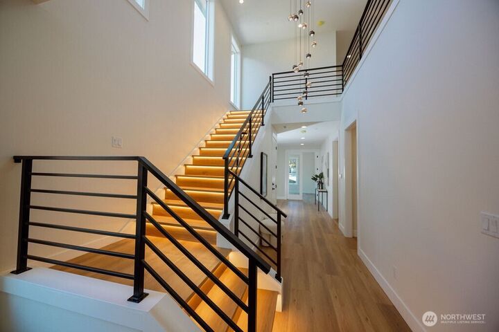 Property Photo: 14737 56th Avenue S WA 98168