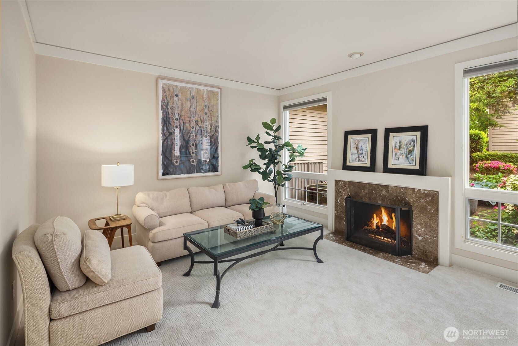 Property Photo: 1732 Bellevue Way NE WA 98004
