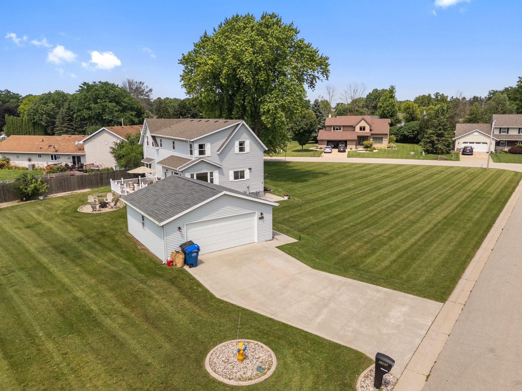 Property Photo: 1305 Whippletree Lane WI 54956