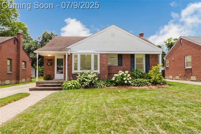 Property Photo:  437 Normandy Road  MI 48073 