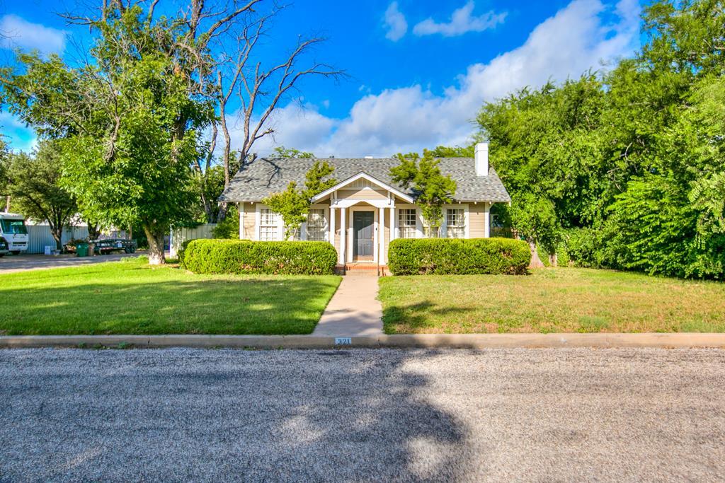 321 S Adams St  San Angelo TX 76901 photo