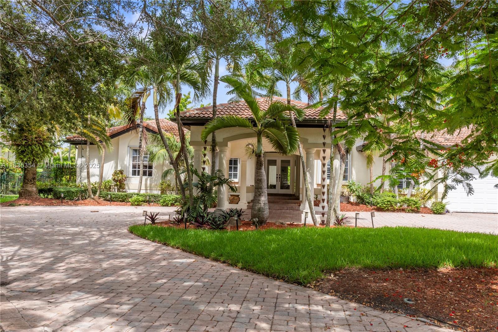 12530 SW 96th Ct  Miami FL 33176 photo