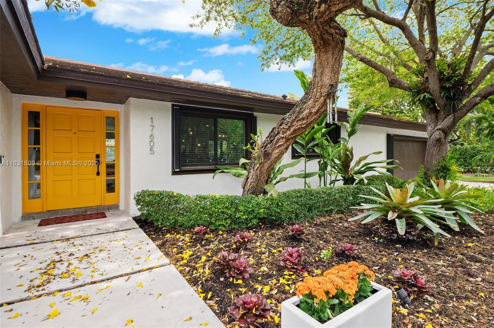 Property Photo: 17605 SW 86th Ave FL 33157