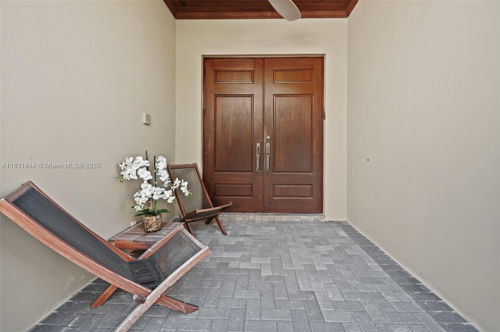 Property Photo: 7560 SW 56th Ct FL 33143