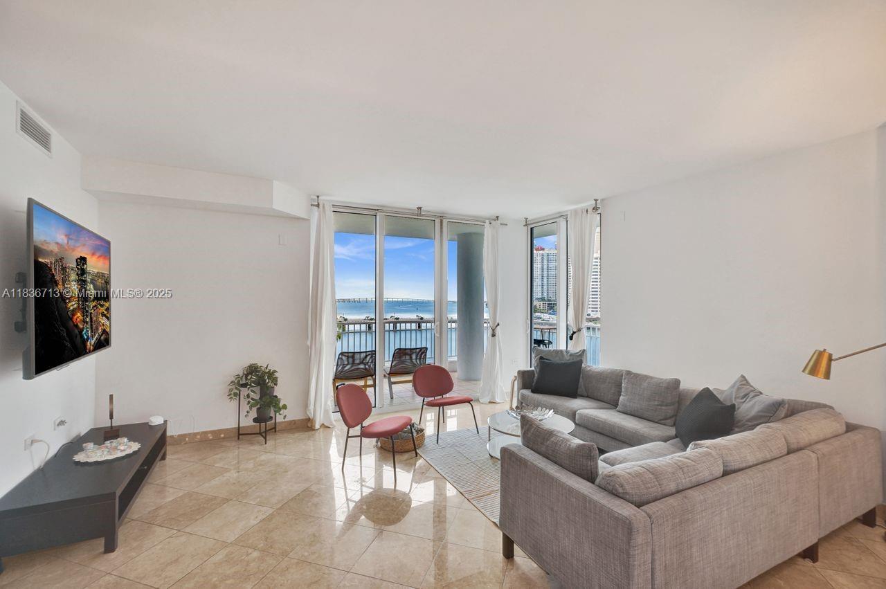 Property Photo: 801 Brickell Key Blvd 601 FL 33131