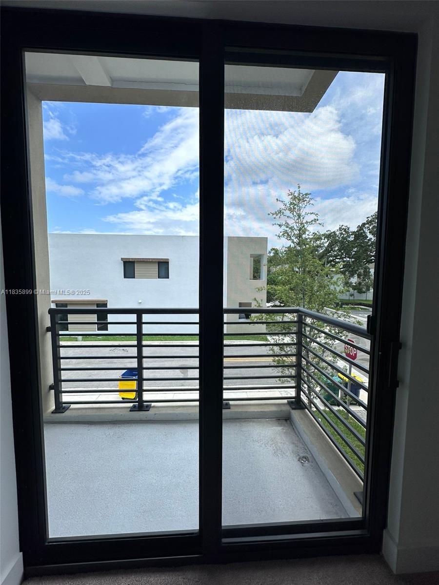 Property Photo: 5463 W Oak Way FL 33314