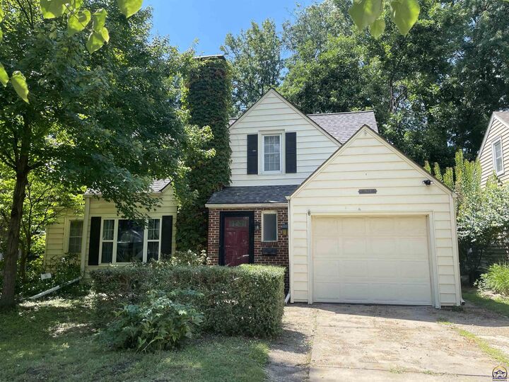 1915 SW Webster Ave  Topeka KS 66604 photo
