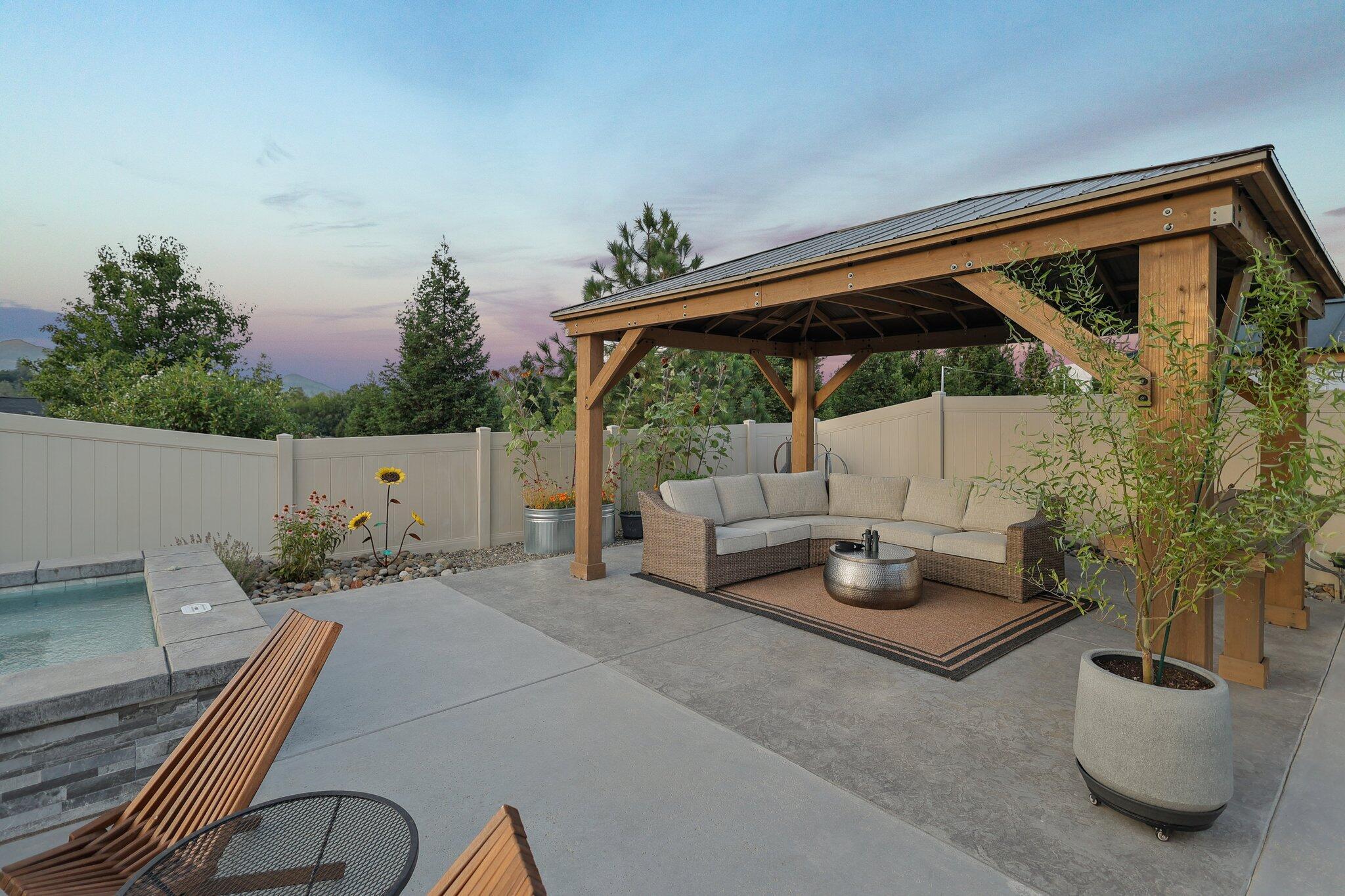 Property Photo:  4075 Pembroke Lane  CA 96019 