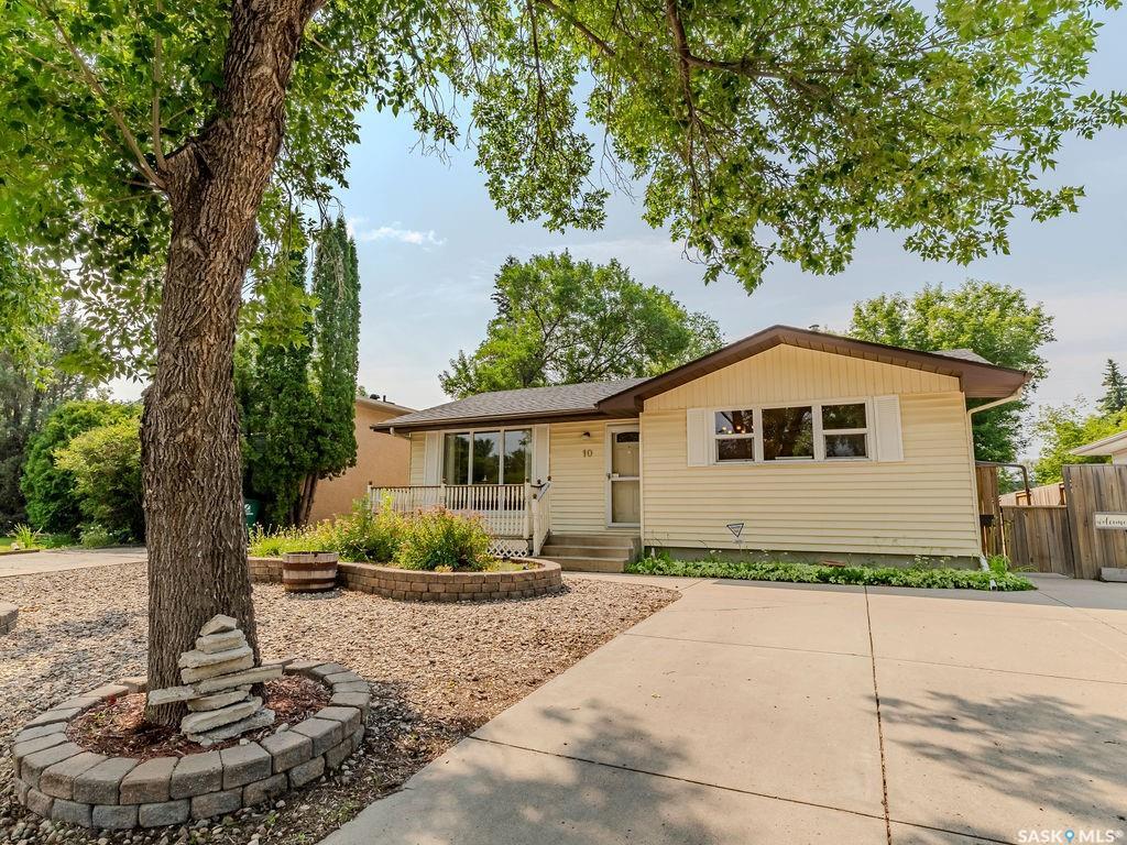 10 Vickies Place  Saskatoon SK S7N 2R2 photo