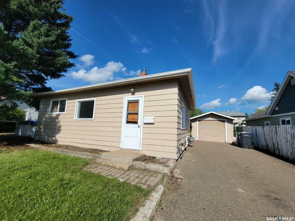 Property Photo: 862 109th Street SK S9A 2C9
