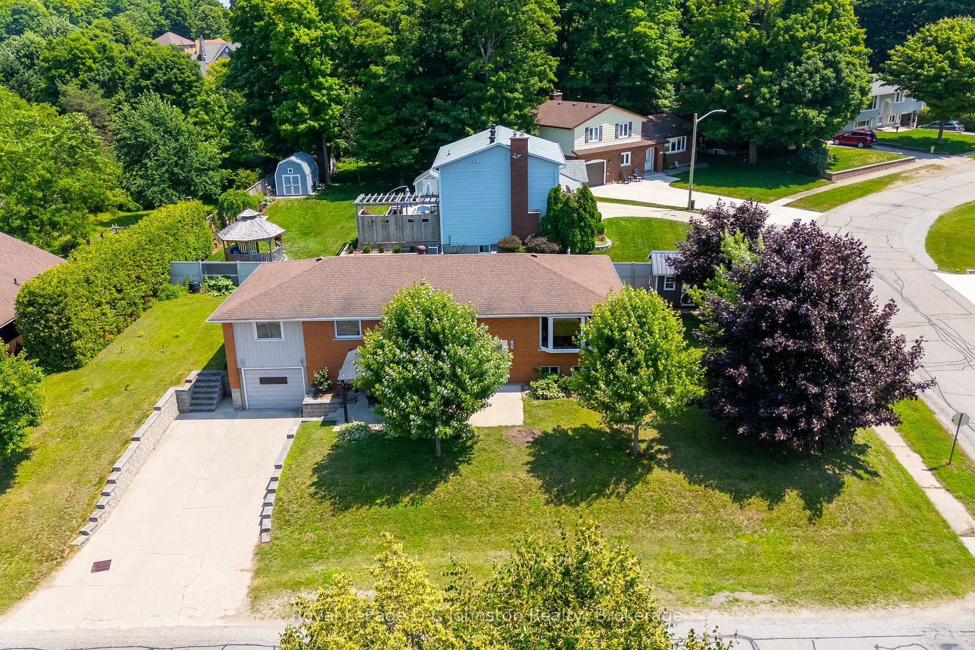 Property Photo:  415 Wellington Street  ON N0H 2C0 