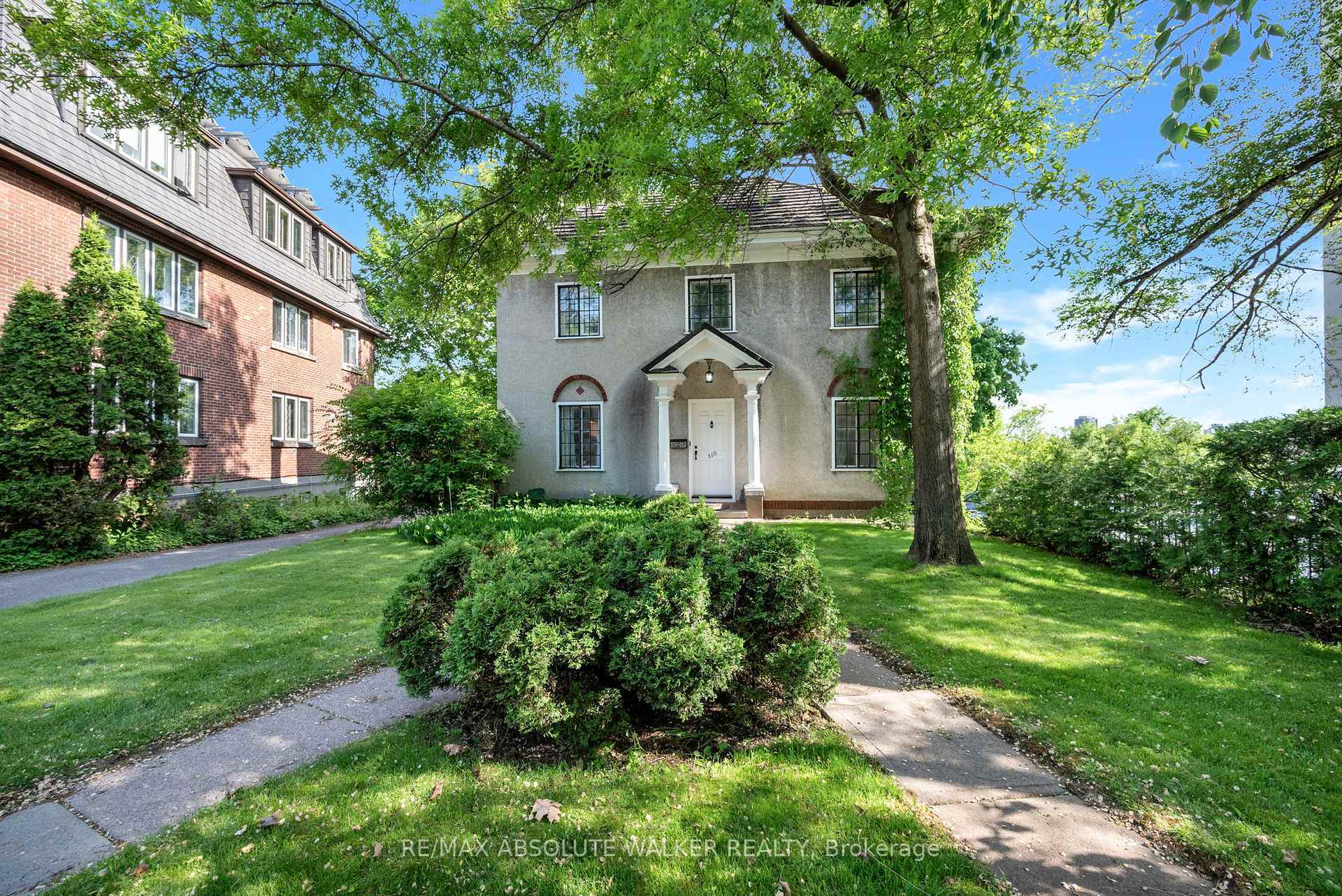 Property Photo: 210 Rideau Terrace ON K1M 0Z2
