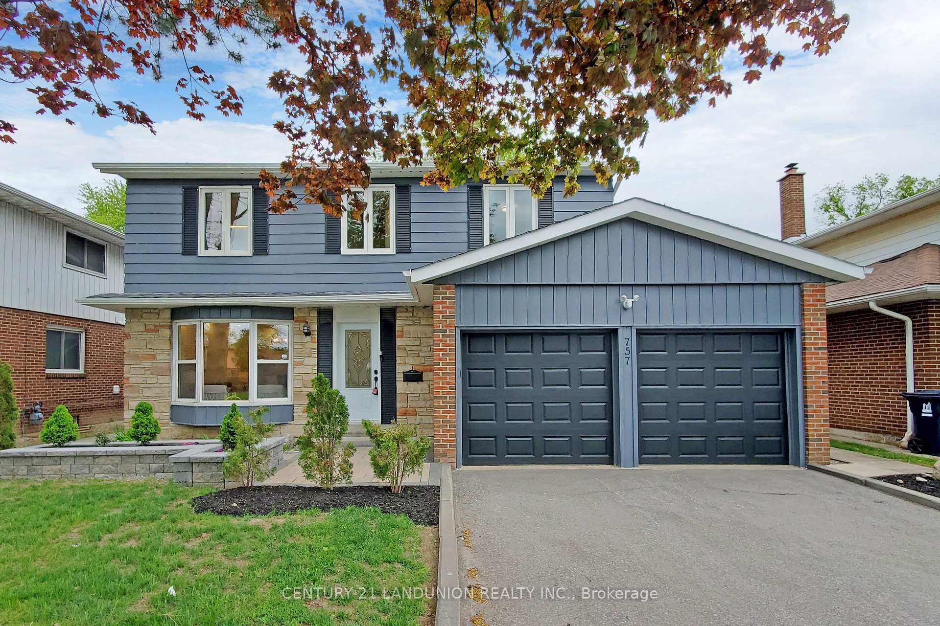 Property Photo: 757 Huntingwood Drive ON M1T 2L3