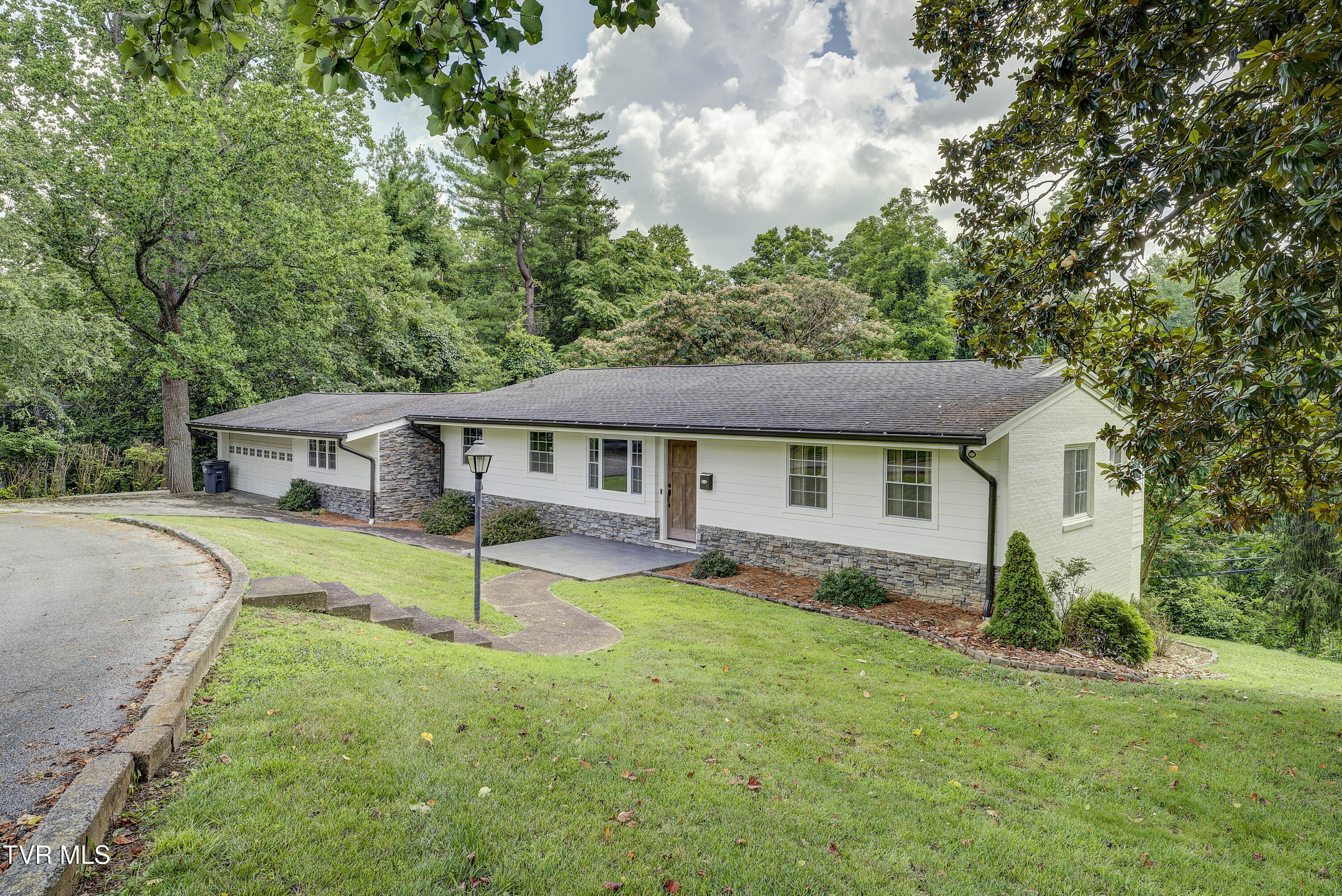 Property Photo: 2 Longview Lane TN 37660