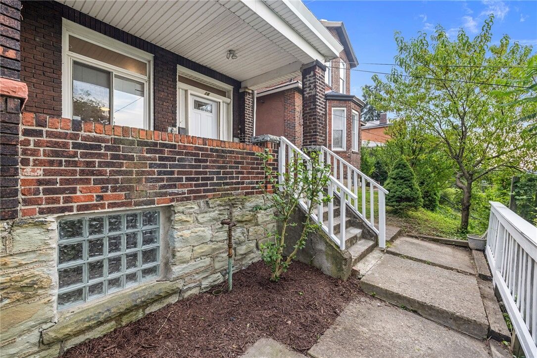 Property Photo: 316 Kaercher St PA 15207