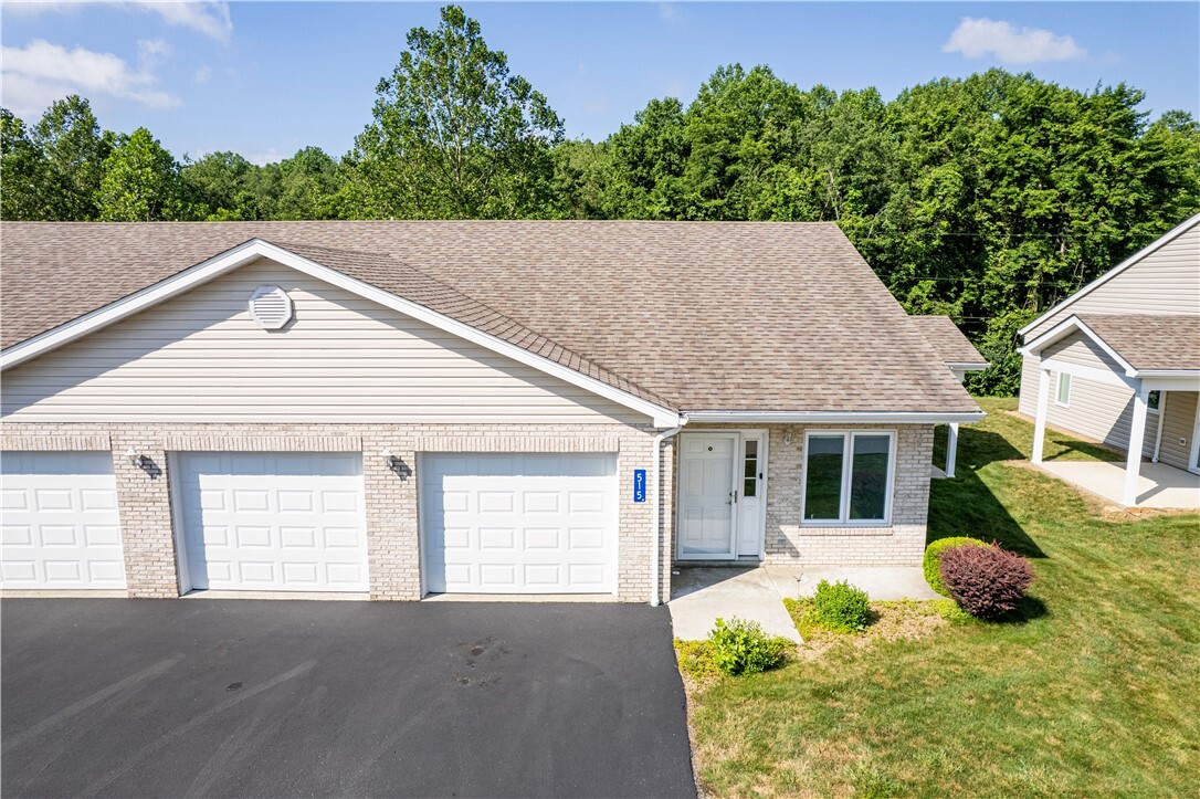 Property Photo: 515 Sunview Circle PA 15650