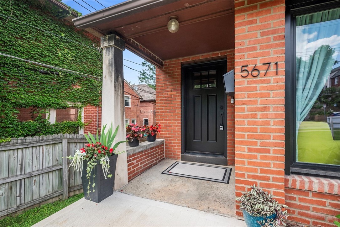 Property Photo: 5671 Beacon St PA 15217