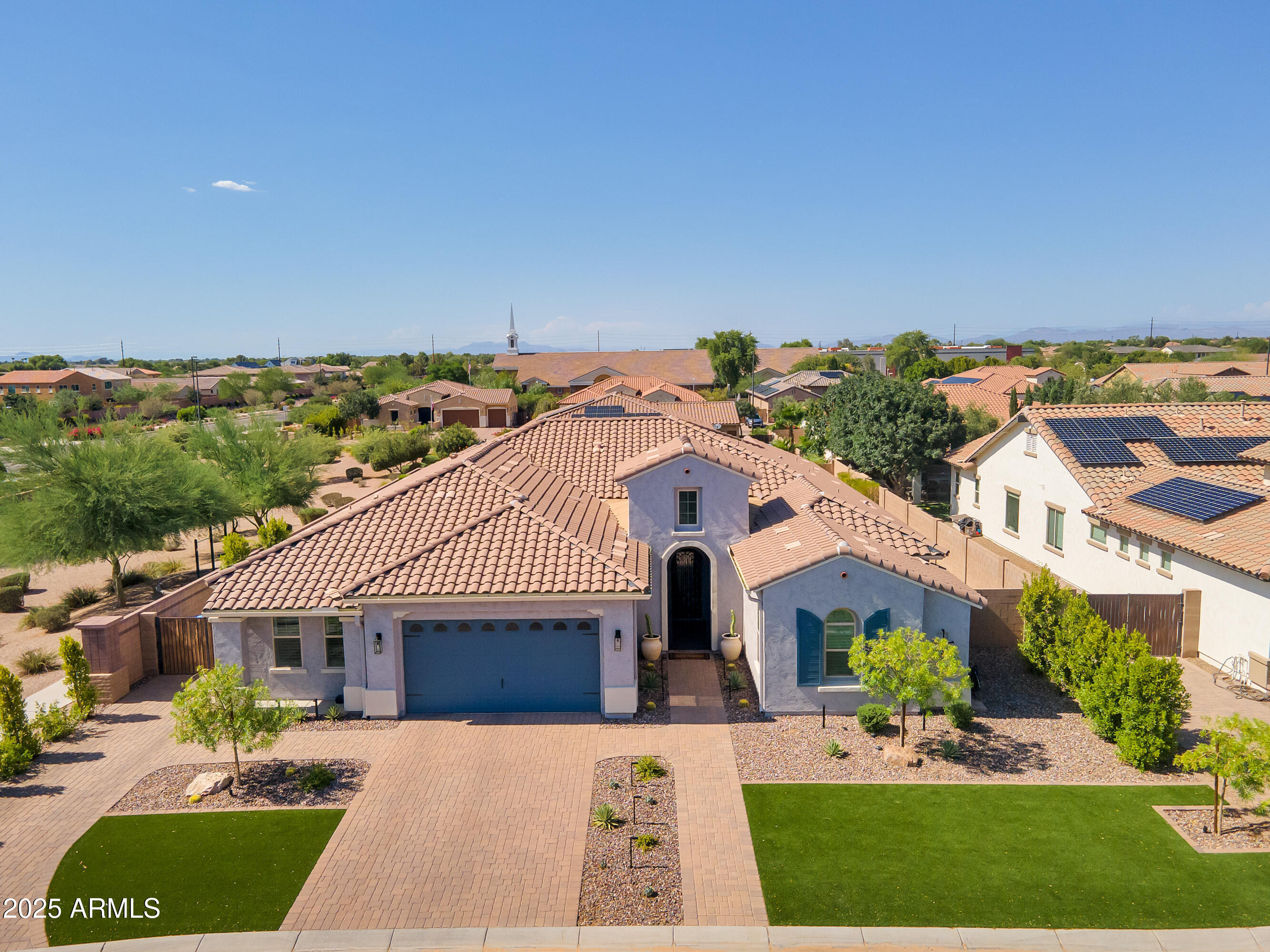 Property Photo: 2828 E Blackhawk Court AZ 85298