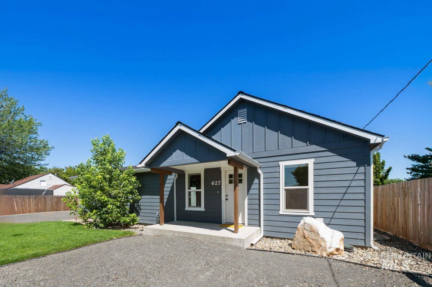 Property Photo: 627 Cedar Ave ID 83501