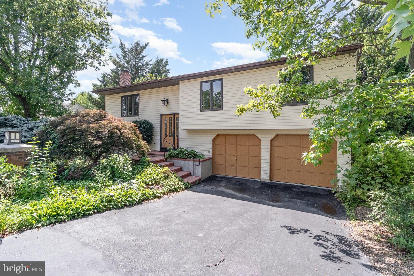 Property Photo: 4303 Kentucky Drive PA 17112
