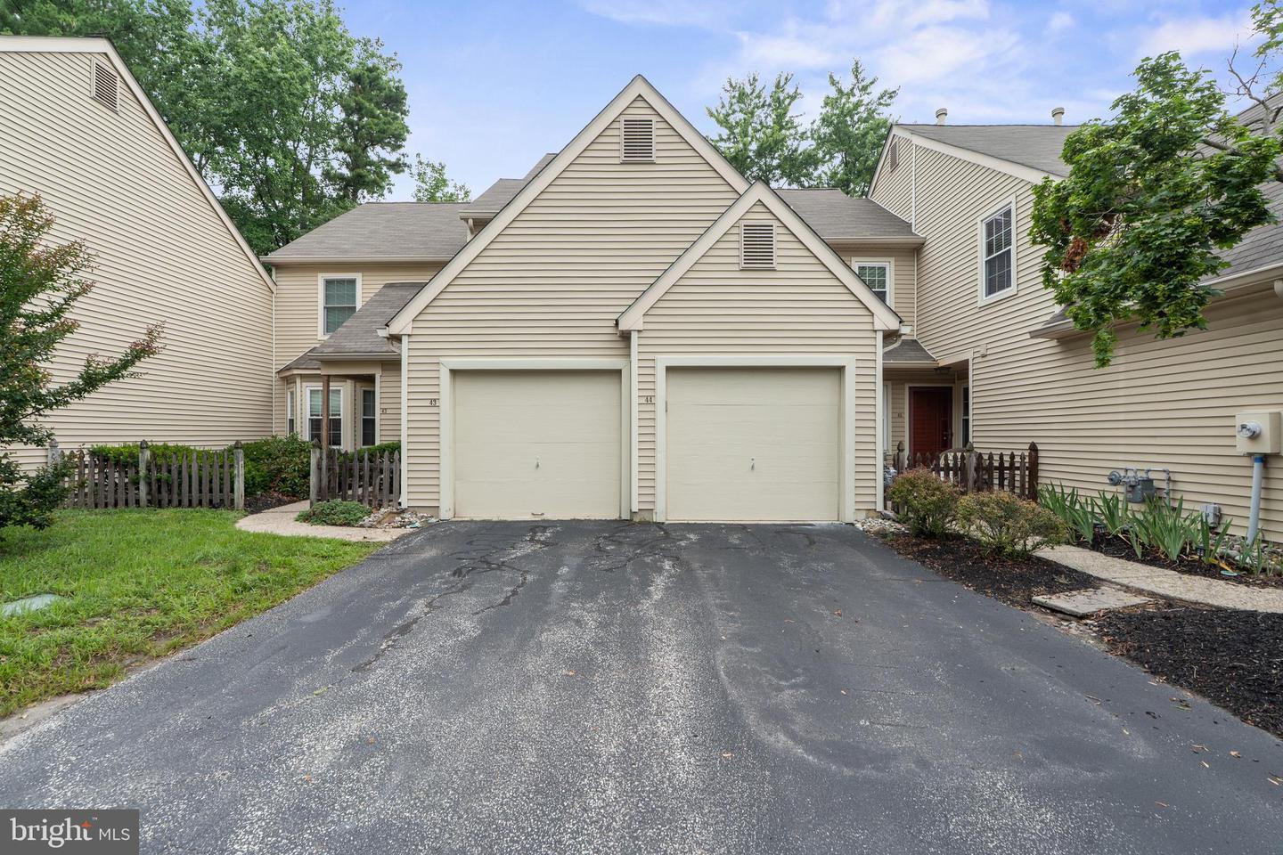 Property Photo:  44 Woodlake Drive  NJ 08053 