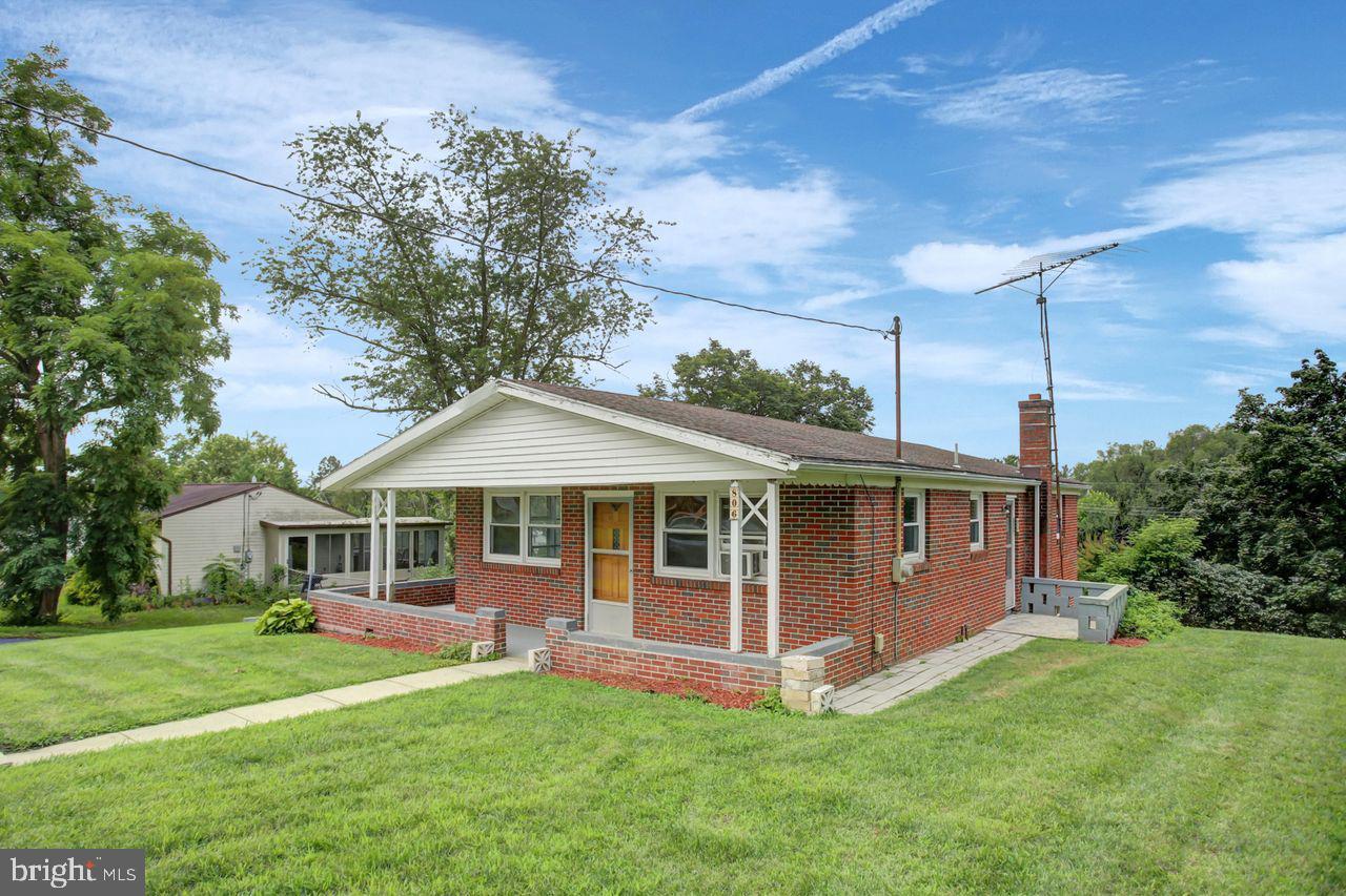 Property Photo: 806 Highland Drive PA 17202