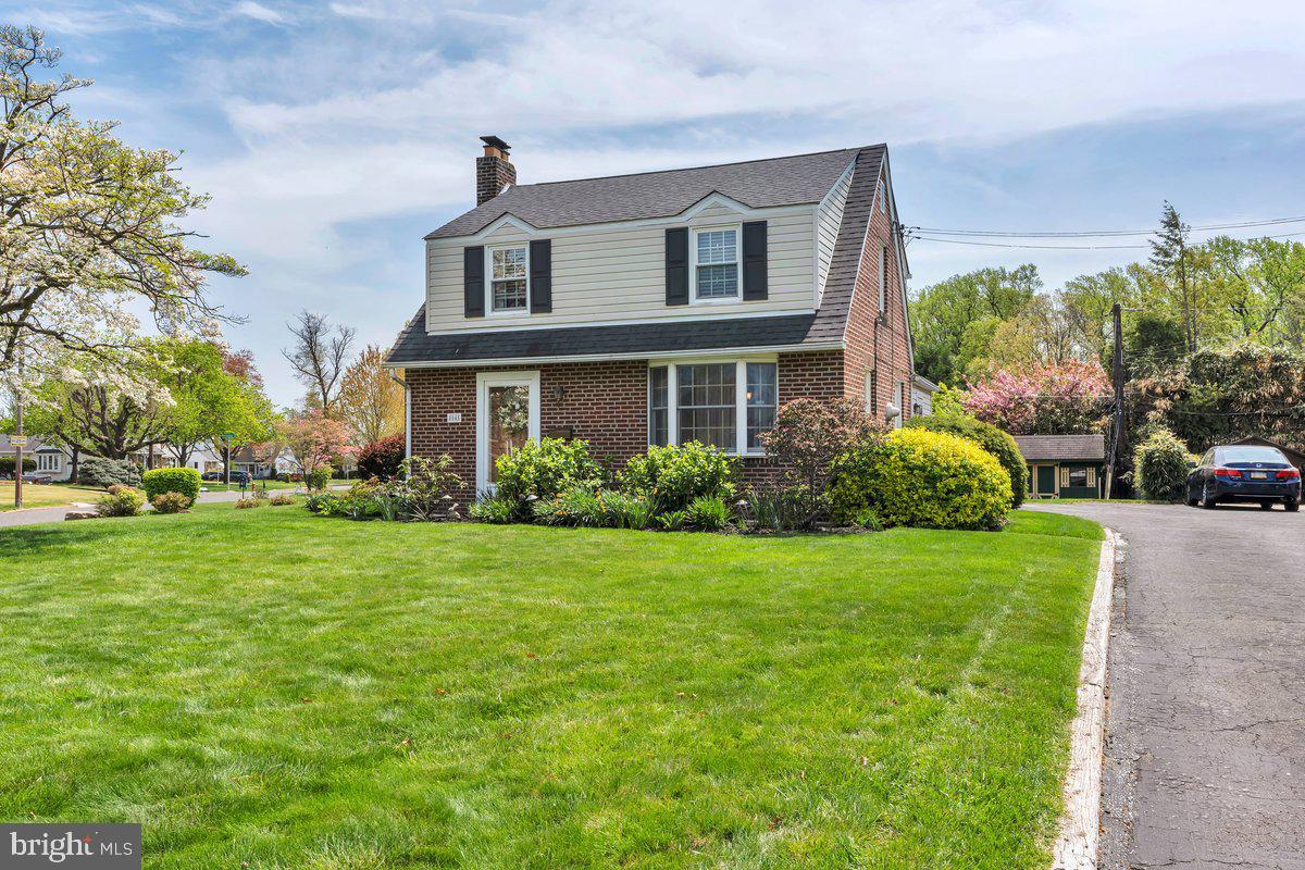 Property Photo: 8045 Albion Street PA 19136